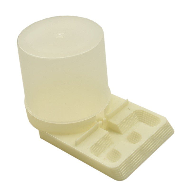Podkarmiaczka wlotkowa 750 ml Podkarmiaczka wlotkowa 750 ml