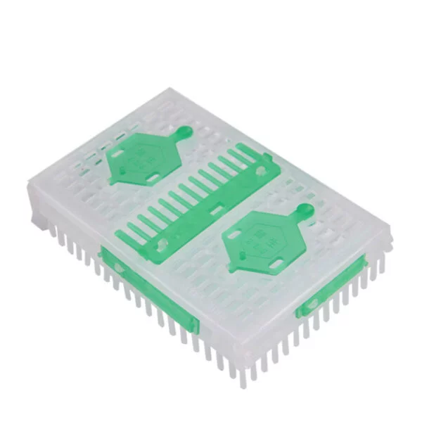 Izolator na matki plastikowy – podwójny